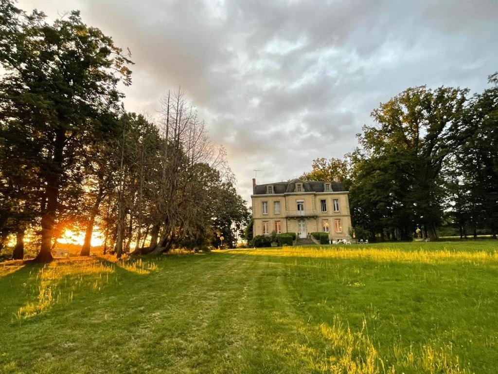 Chateau Du Grand Lucay Bourbon-lʼArchambault Εξωτερικό φωτογραφία