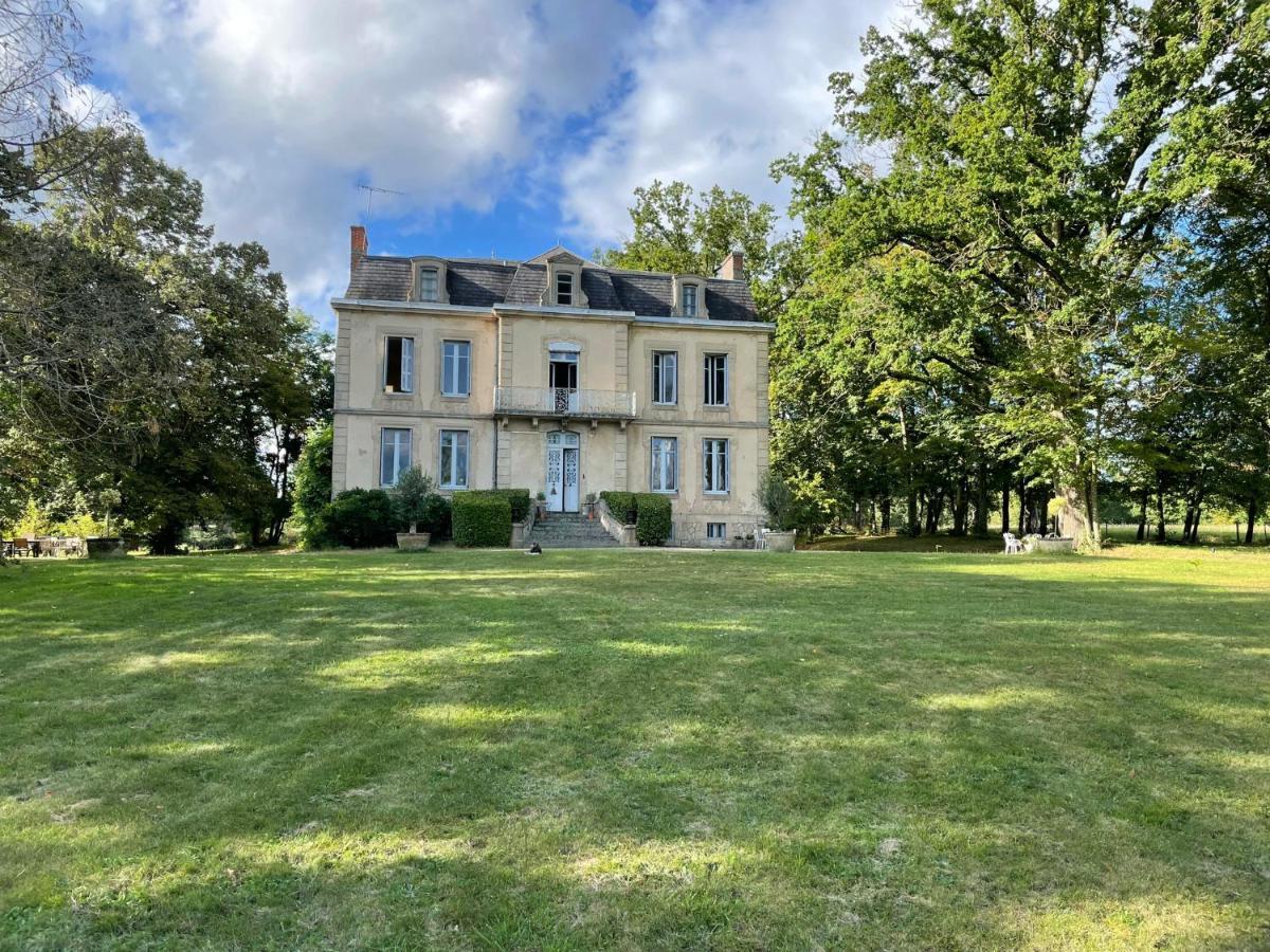 Chateau Du Grand Lucay Bourbon-lʼArchambault Εξωτερικό φωτογραφία